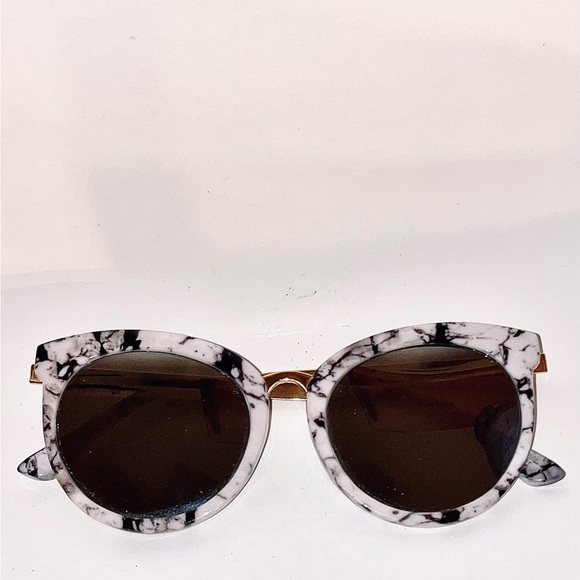 Rare Bertha Marble Framed Sunglasses - Picture 3 of 6